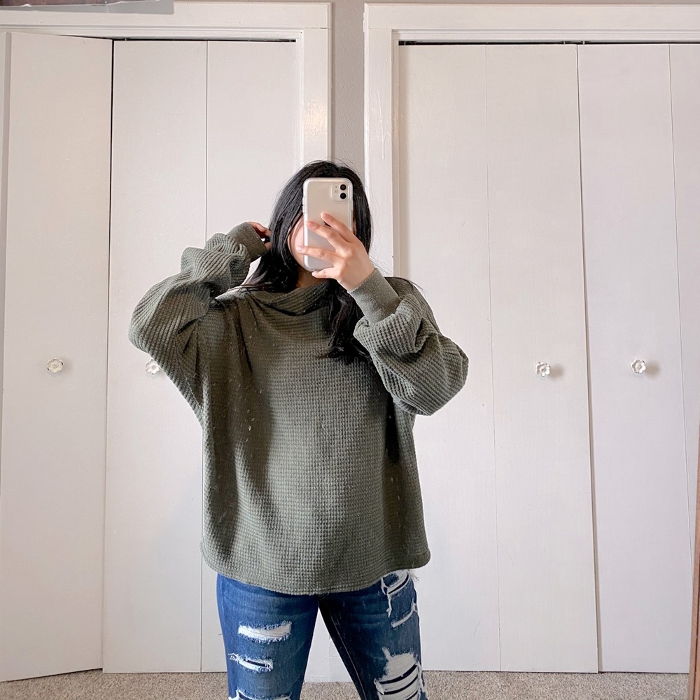 Green oversized sweater